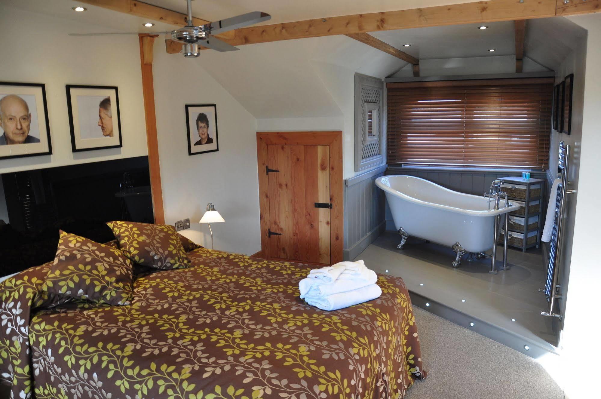 The Inn At Cheltenham Parade Harrogate Exterior foto